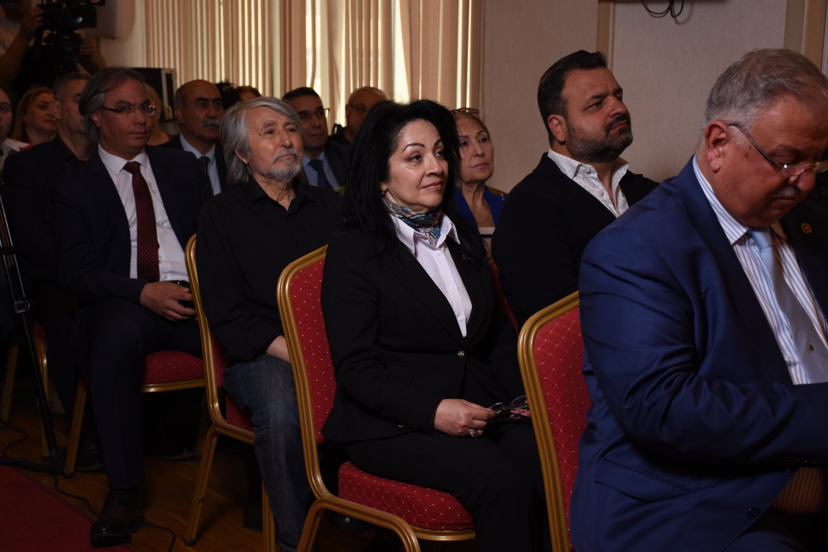 Сундуки, медальоны и украшения  - представлен проект  семьи Сардарлы (ФОТО)