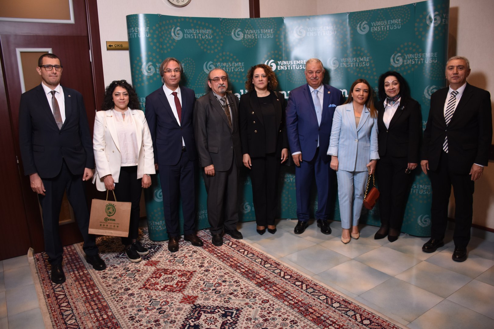 Сундуки, медальоны и украшения  - представлен проект  семьи Сардарлы (ФОТО)