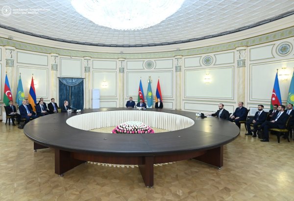 В Алматы состоялась встреча глав МИД Азербайджана, Армении и Казахстана (ФОТО)