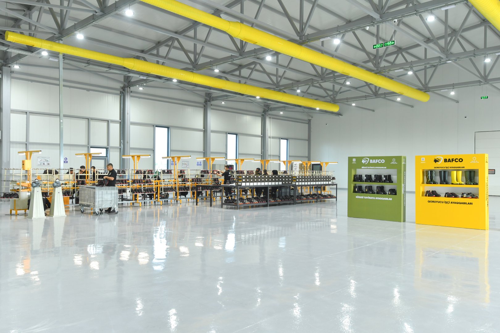 В Агдамском промышленном парке создается инфраструктурная сеть (ФОТО)