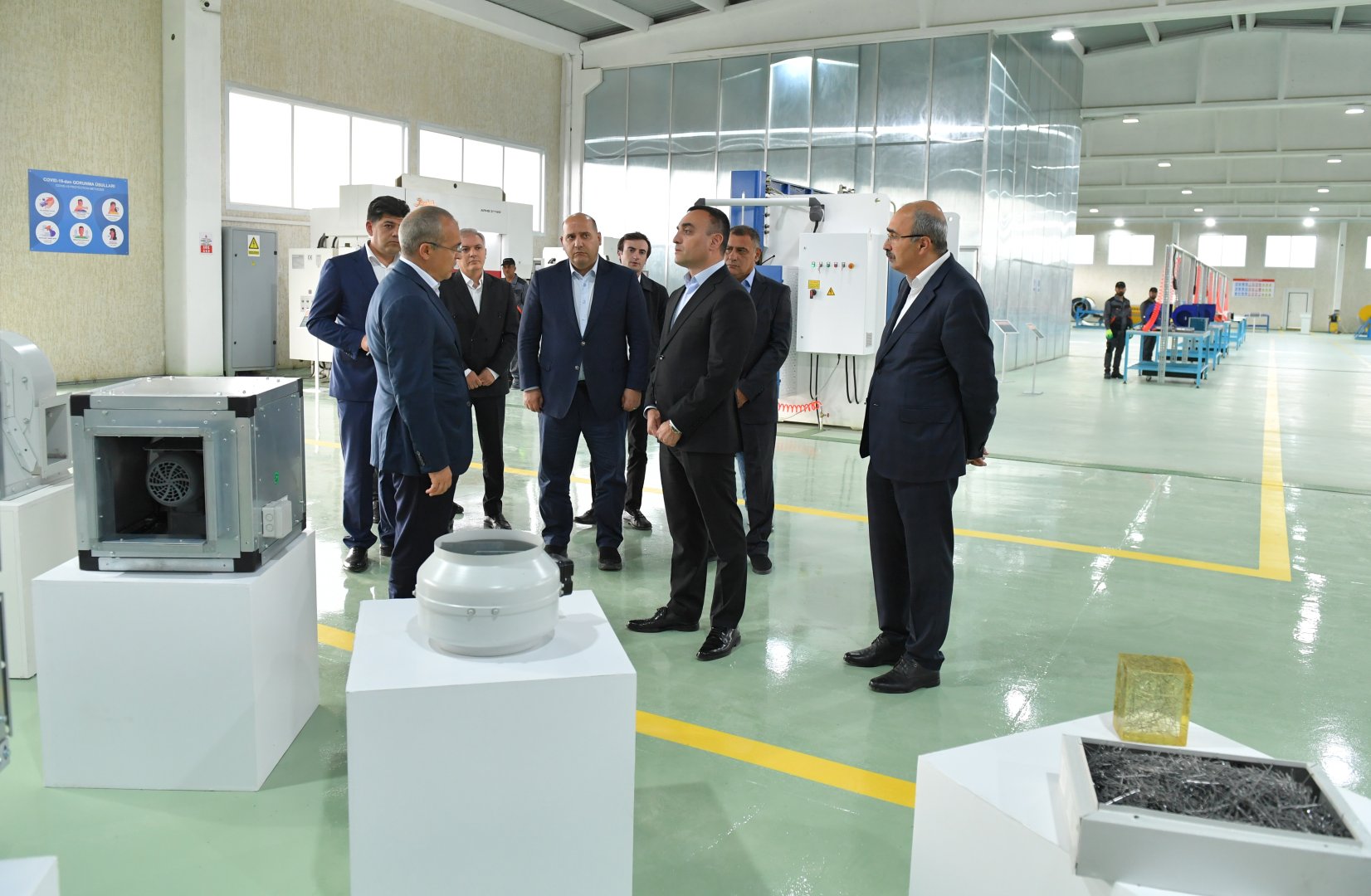 В Агдамском промышленном парке создается инфраструктурная сеть (ФОТО)