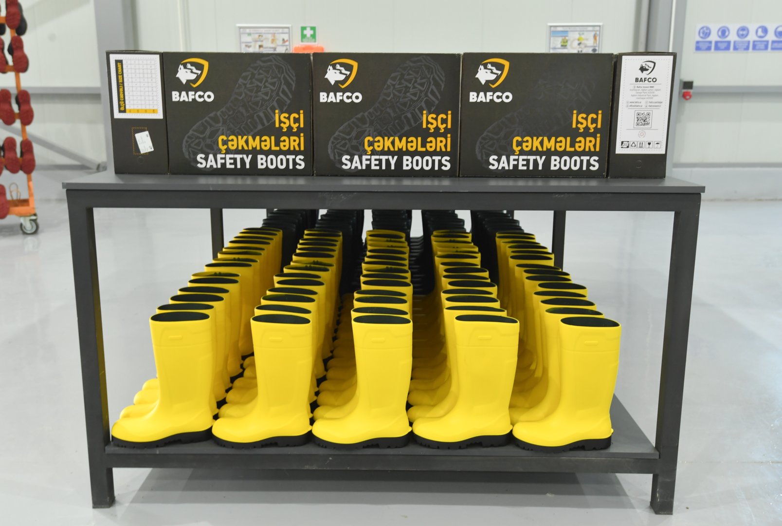 В Агдамском промышленном парке создается инфраструктурная сеть (ФОТО)