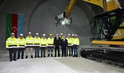 Президент Ильхам Алиев ознакомился с работами, проводимыми на автомобильной дороге Ахмедбейли-Физули-Шуша, принял участие в открытии первого тоннеля (ВИДЕО/ФОТО)