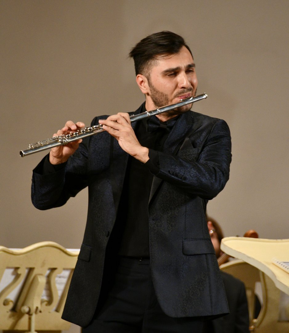 Мир нежного звучания флейты и фортепиано - концерт в Баку (ФОТО)