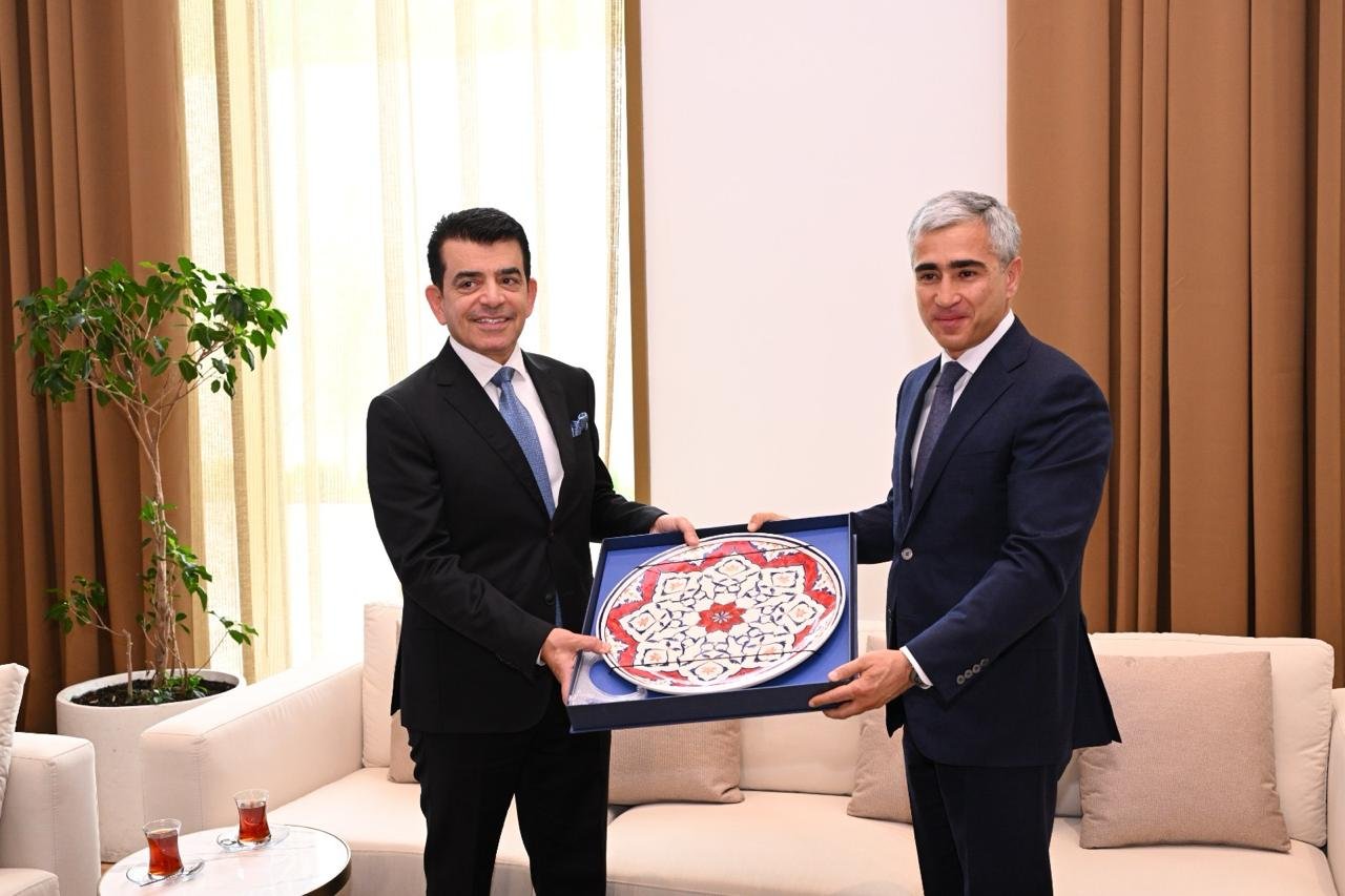 Подписан меморандум о сотрудничестве между Фондом Гейдара Алиева и ИСЕСКО (ФОТО)