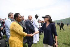 Президент Ильхам Алиев и Первая леди Мехрибан Алиева приняли участие в открытии VII Международного музыкального фестиваля «Харыбюльбюль» в Шуше (ФОТО/ВИДЕО)