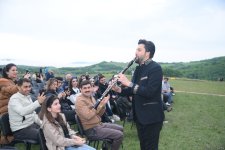 В Шуше представлены интересные музыкальные дуэты в рамках Международного фестиваля "Харыбюльбюль" (ФОТО)