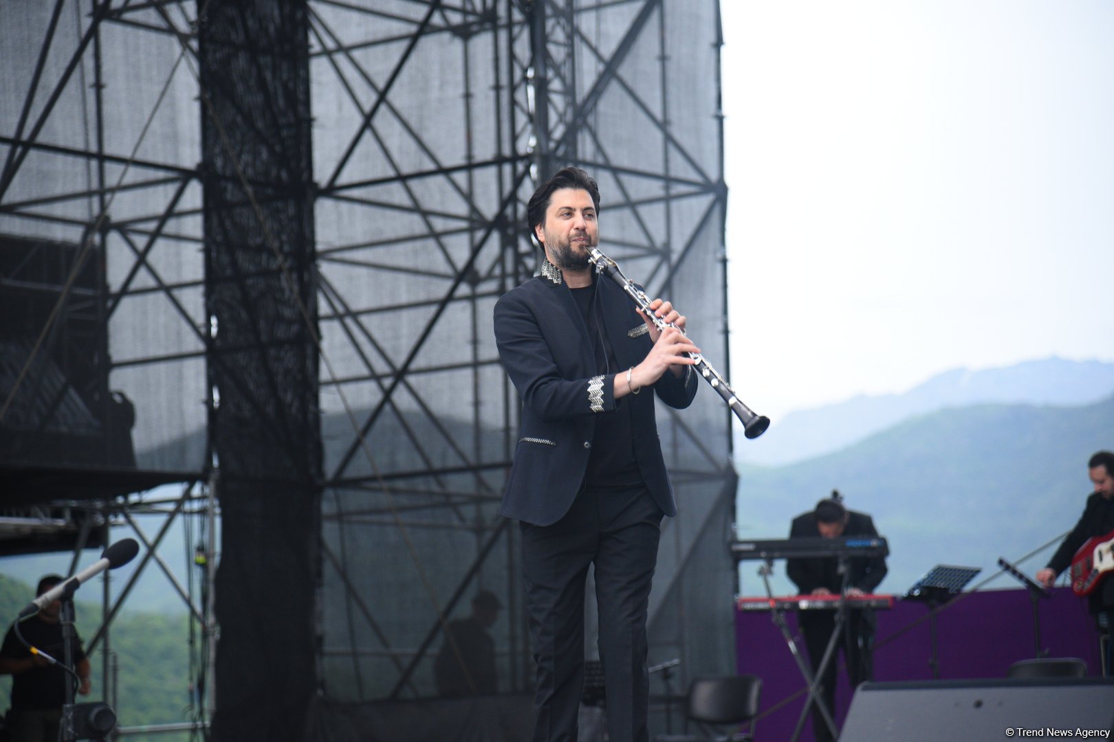 В Шуше представлены интересные музыкальные дуэты в рамках Международного фестиваля "Харыбюльбюль" (ФОТО)