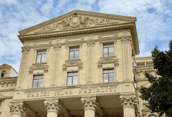 МИД Азербайджана ответил на обвинения российского чиновника в связи с бюстом Айвазовского