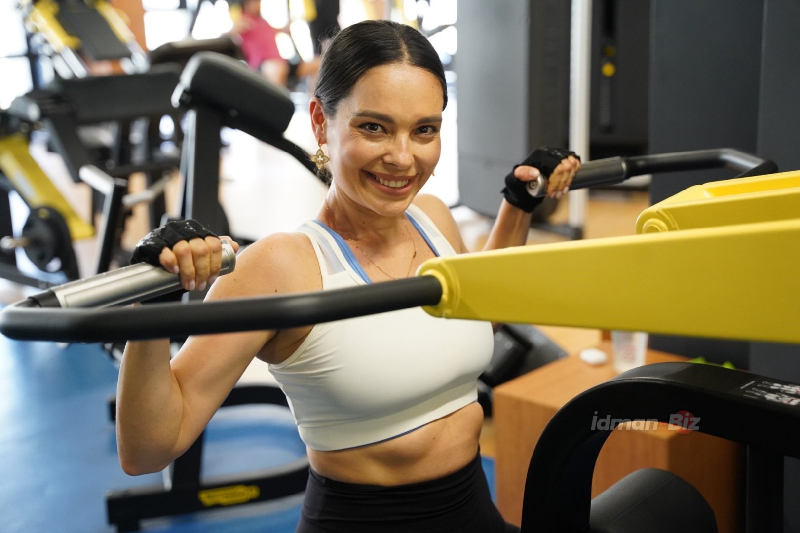 Певица Рилая "в законе" показала как создать идеальную фигуру - только на İdman.Biz TV  (ВИДЕО, ФОТО)