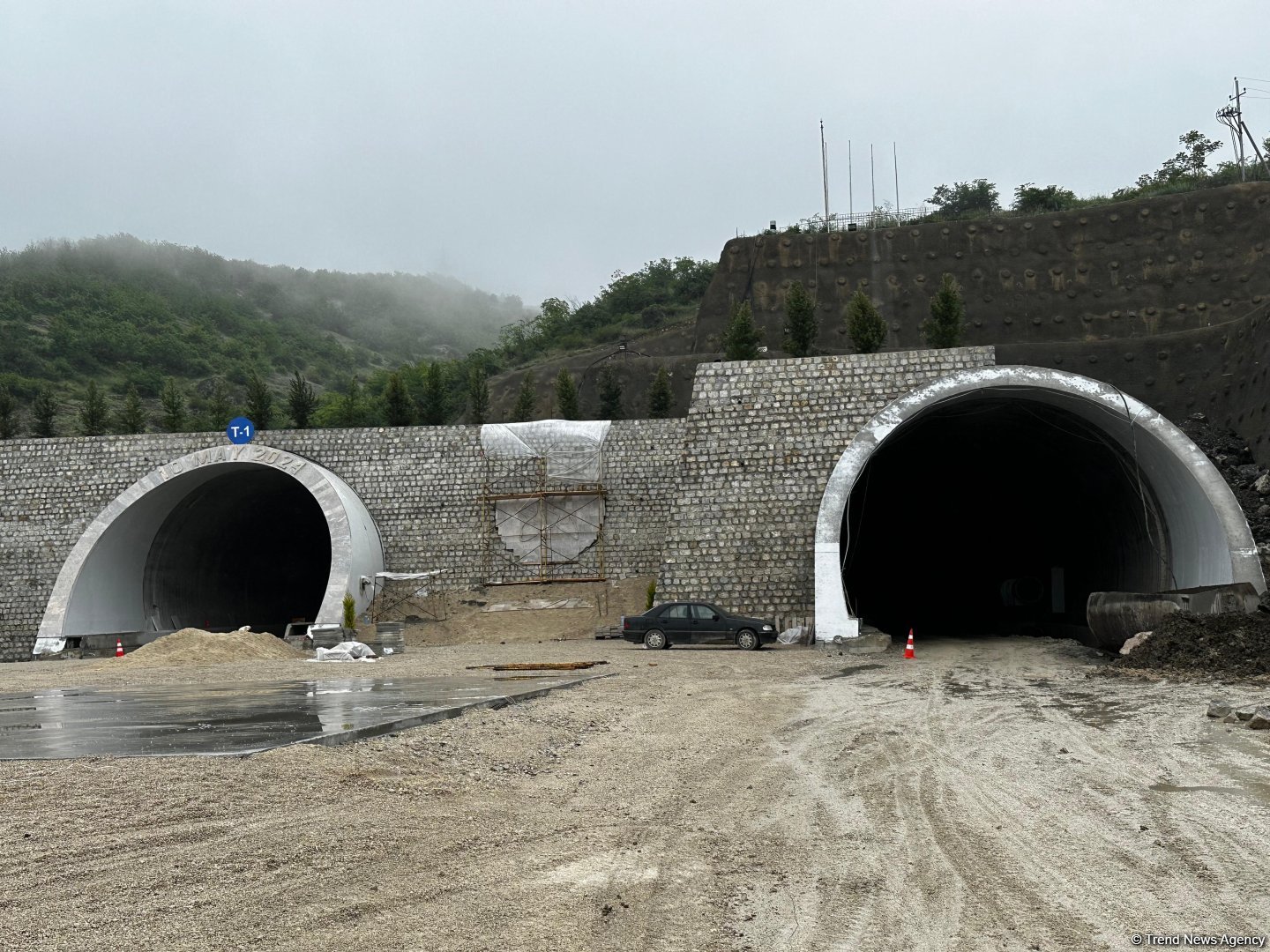 Представители СМИ ознакомились со строительными работами на автомобильной дороге Ахмедбейли-Физули-Шуша (ФОТО)