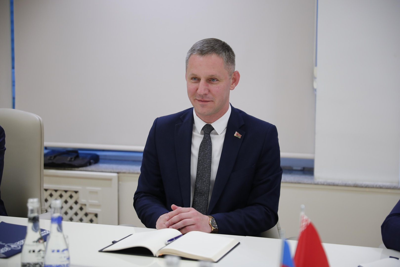 Анар Гулиев провел рабочую встречу с министром архитектуры и строительства Беларуси (ФОТО)