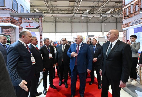Президент Ильхам Алиев и Президент Александр Лукашенко ознакомились с выставками Caspian Agro и InterFood Azerbaijan (ФОТО/ВИДЕО)