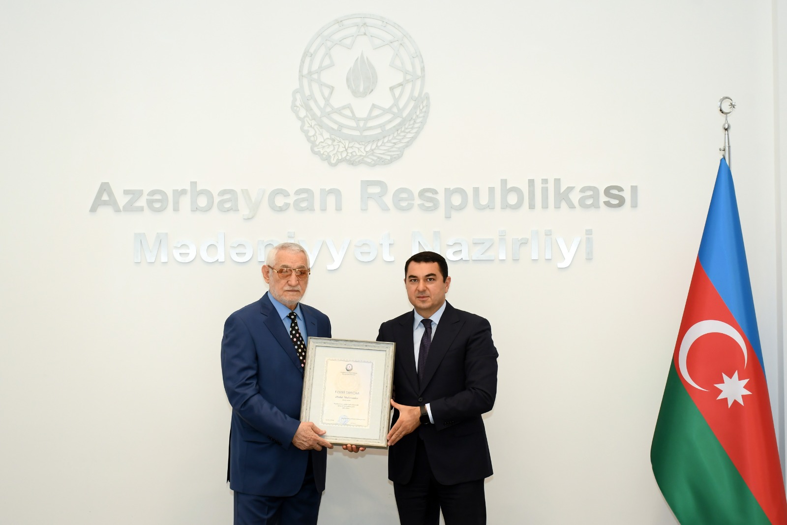 В министерстве культуры состоялась встреча с народным артистом Абдулом Махмудбековым (ФОТО)