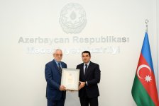 В министерстве культуры состоялась встреча с народным артистом Абдулом Махмудбековым (ФОТО)