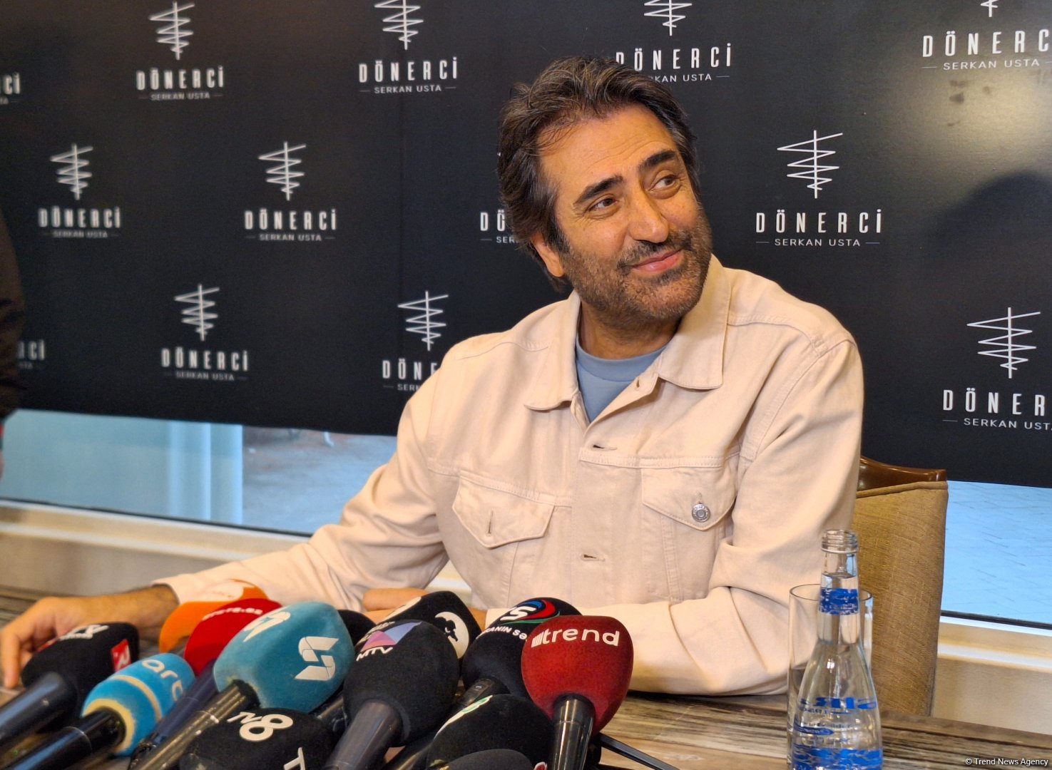 Звезда турецкой эстрады и кино Махсун Кырмызыгюль в Баку: Хотел бы снять фильм о Гаджи Зейналабдине Тагиеве (ФОТО)