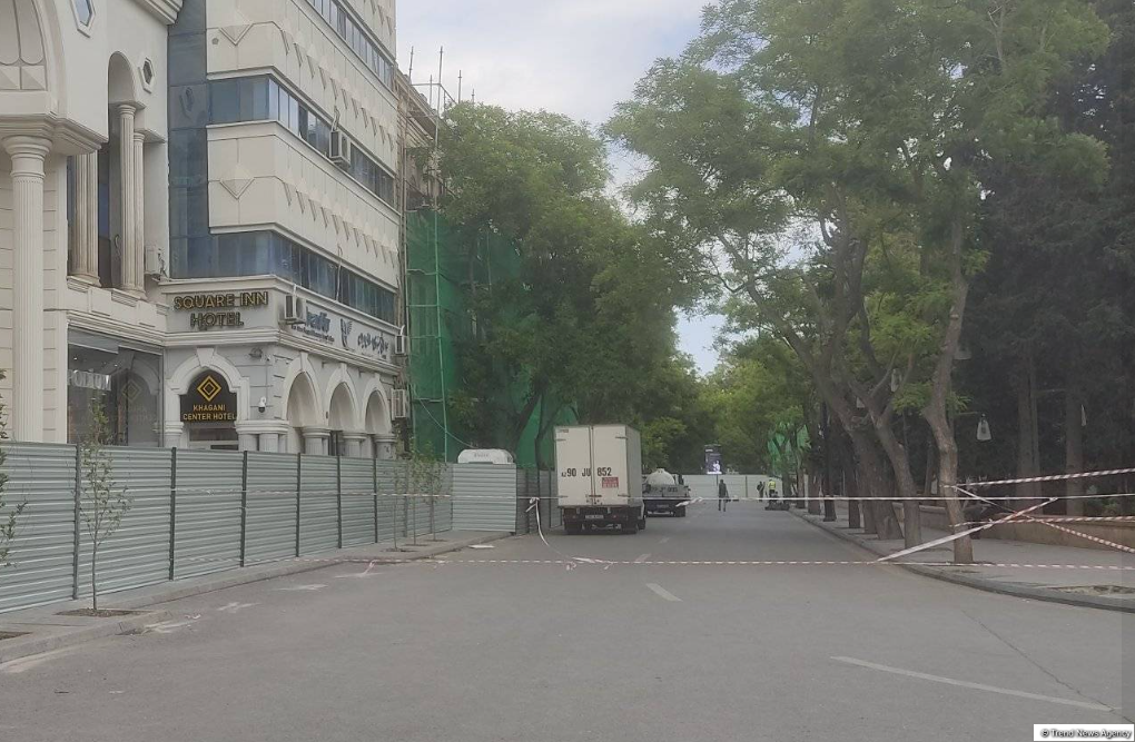 Стала известна причина ограждения территории вокруг парка "Хагани" в Баку (ФОТО)