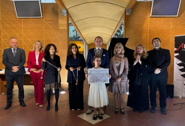 Скрипачка-феномен Дильшад Фархадзаде признана лучшей в Италии - игра юного музыканта тронула до слез (ВИДЕО, ФОТО)