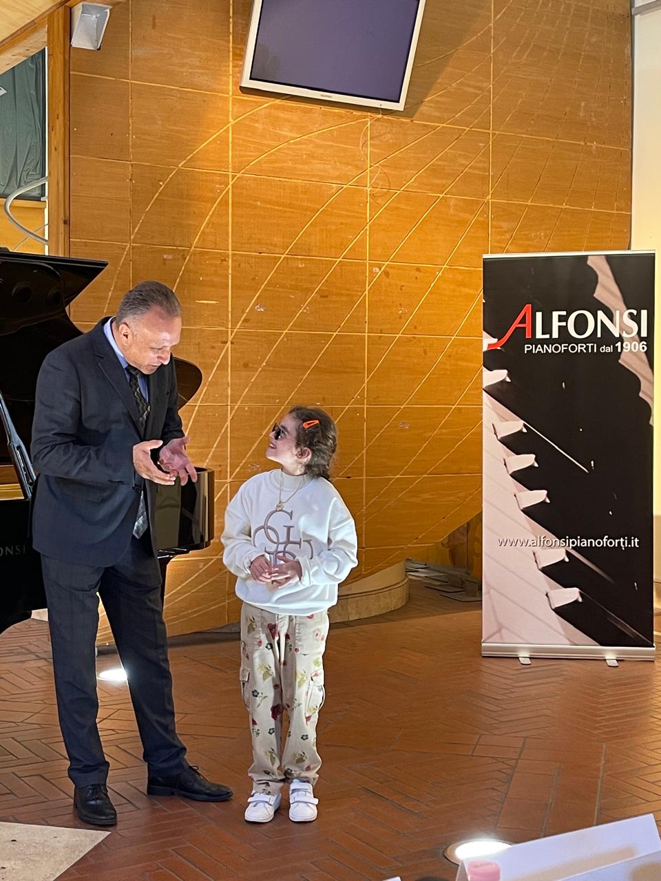 Скрипачка-феномен Дильшад Фархадзаде признана лучшей в Италии - игра юного музыканта тронула до слез (ВИДЕО, ФОТО)