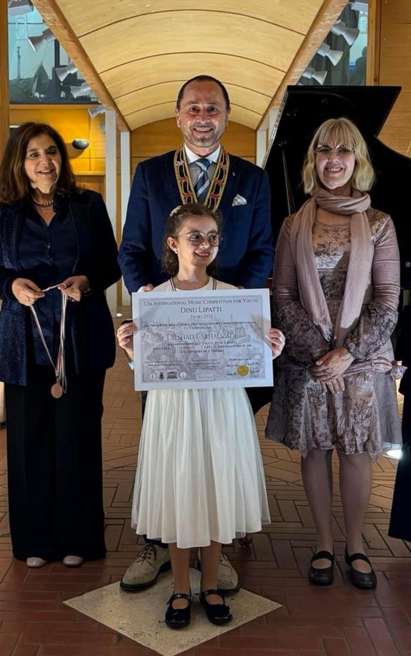 Скрипачка-феномен Дильшад Фархадзаде признана лучшей в Италии - игра юного музыканта тронула до слез (ВИДЕО, ФОТО)