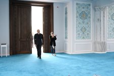 Президент Ильхам Алиев и Первая леди Мехрибан Алиева приняли участие в открытии Зангиланской мечети (ФОТО/ВИДЕО)