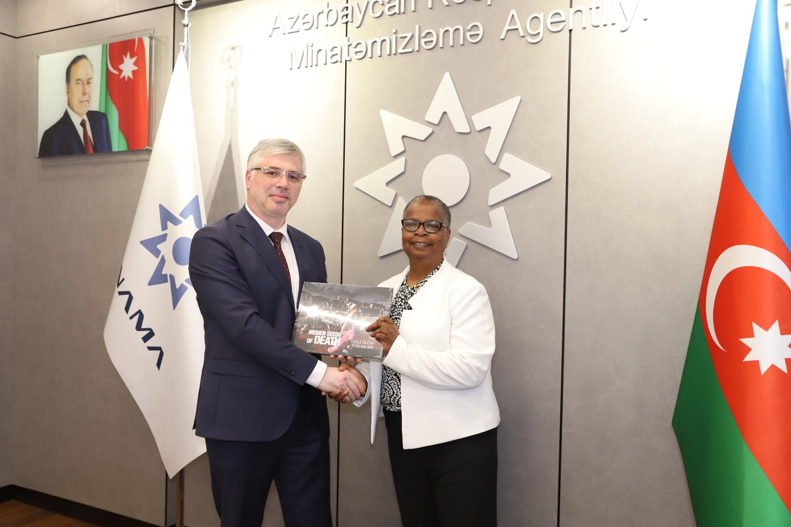 Самир Поладов обсудил с делегацией из США проблему мин на освобожденных территориях (ФОТО)