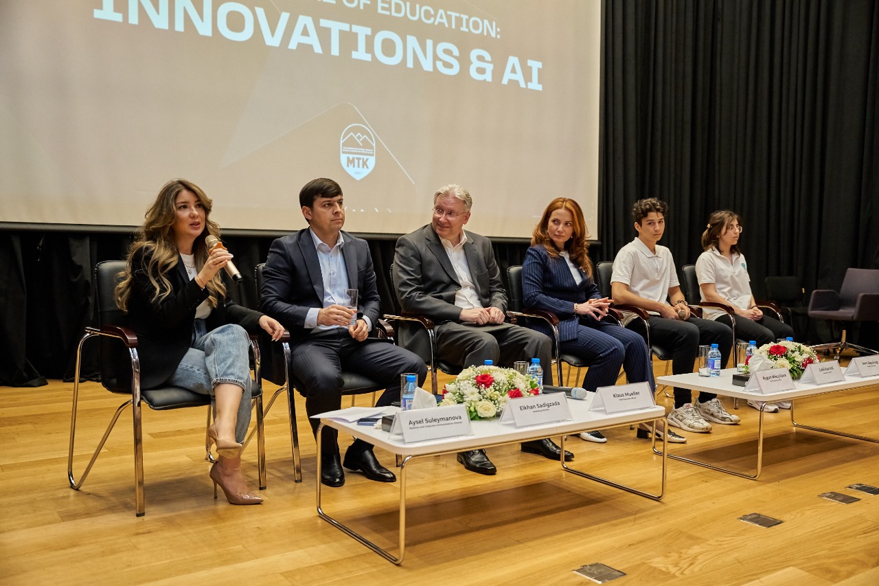 Генеральный директор Bakcell встретился с учениками Современного Образовательного Комплекса (ФОТО)