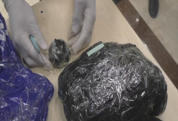 В Исмайыллы полиция изъяла автомат у наркокурьеров - МВД (ФОТО)