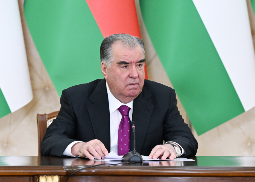 Эмомали Рахмон направил поздравительное письмо Президенту Ильхаму Алиеву