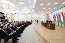 Президент Ильхам Алиев и Президент Эмомали Рахмон выступили с заявлениями для прессы (ФОТО/ВИДЕО)
