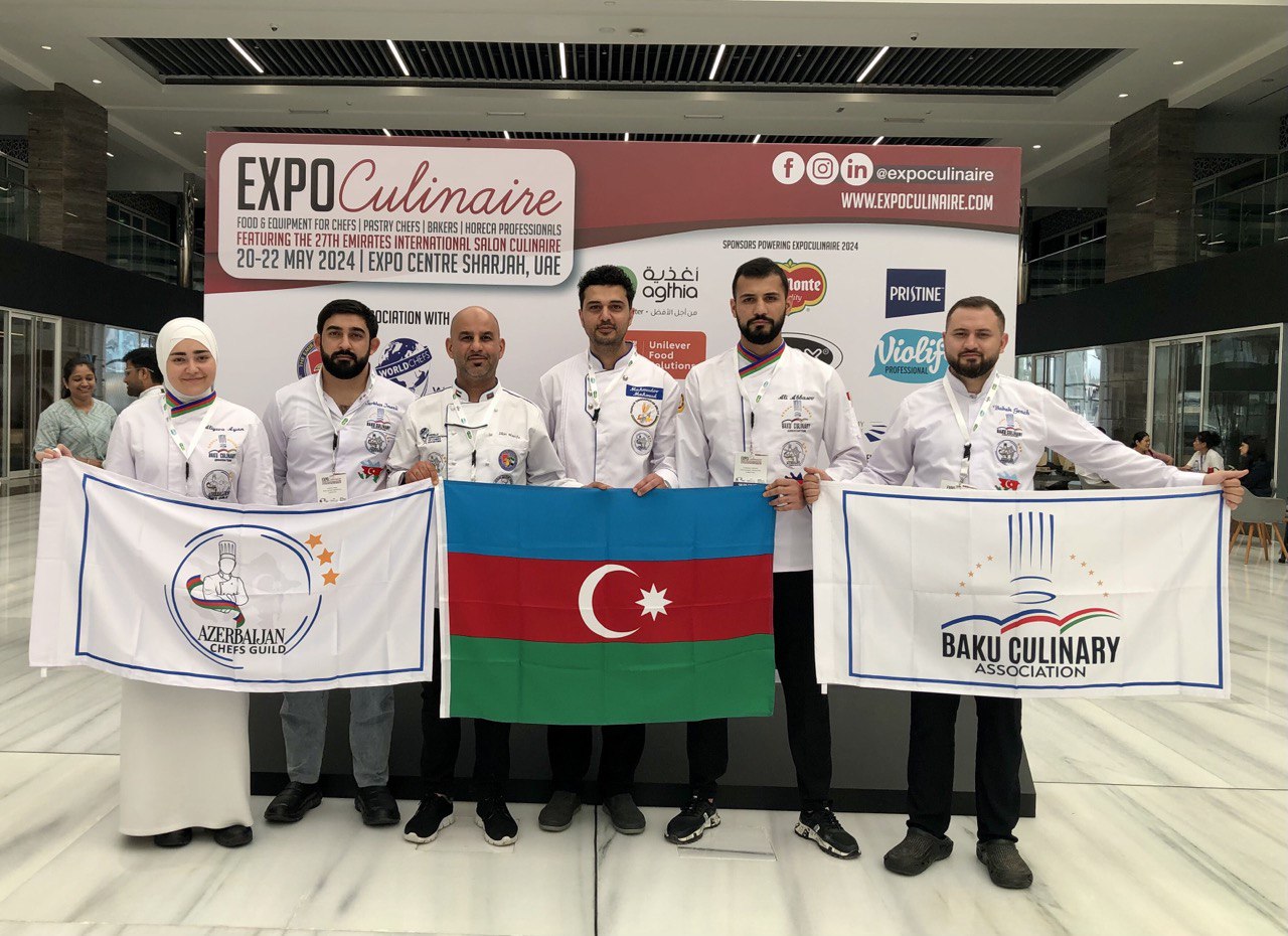 1+2+7. Вкусный вояж азербайджанцев в Шарджу (ФОТО)