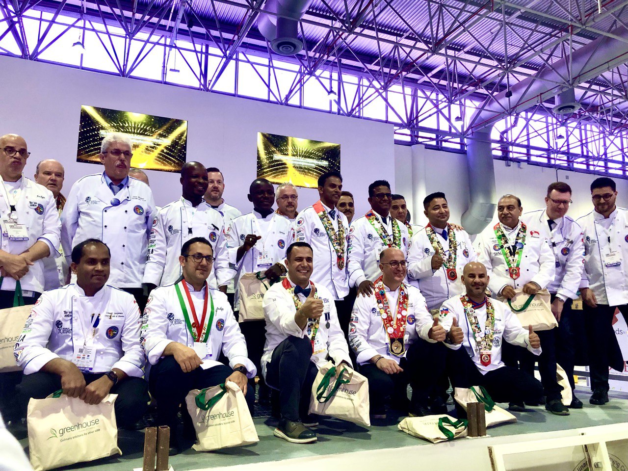 1+2+7. Вкусный вояж азербайджанцев в Шарджу (ФОТО)