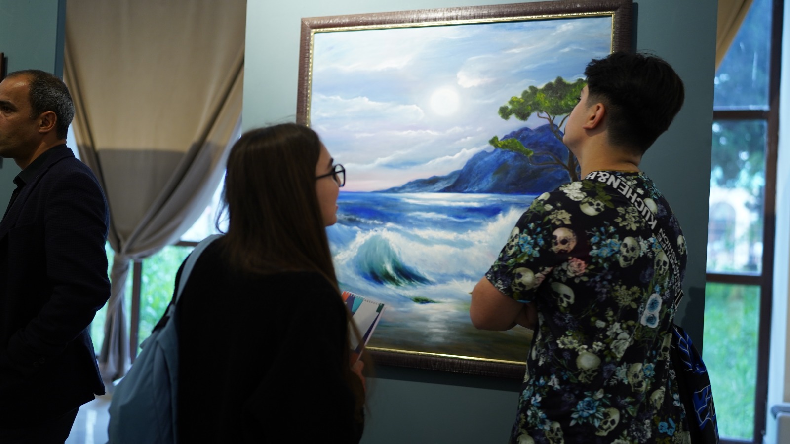 В Гяндже провожают весну красочными картинами постимпрессионизма (ФОТО)