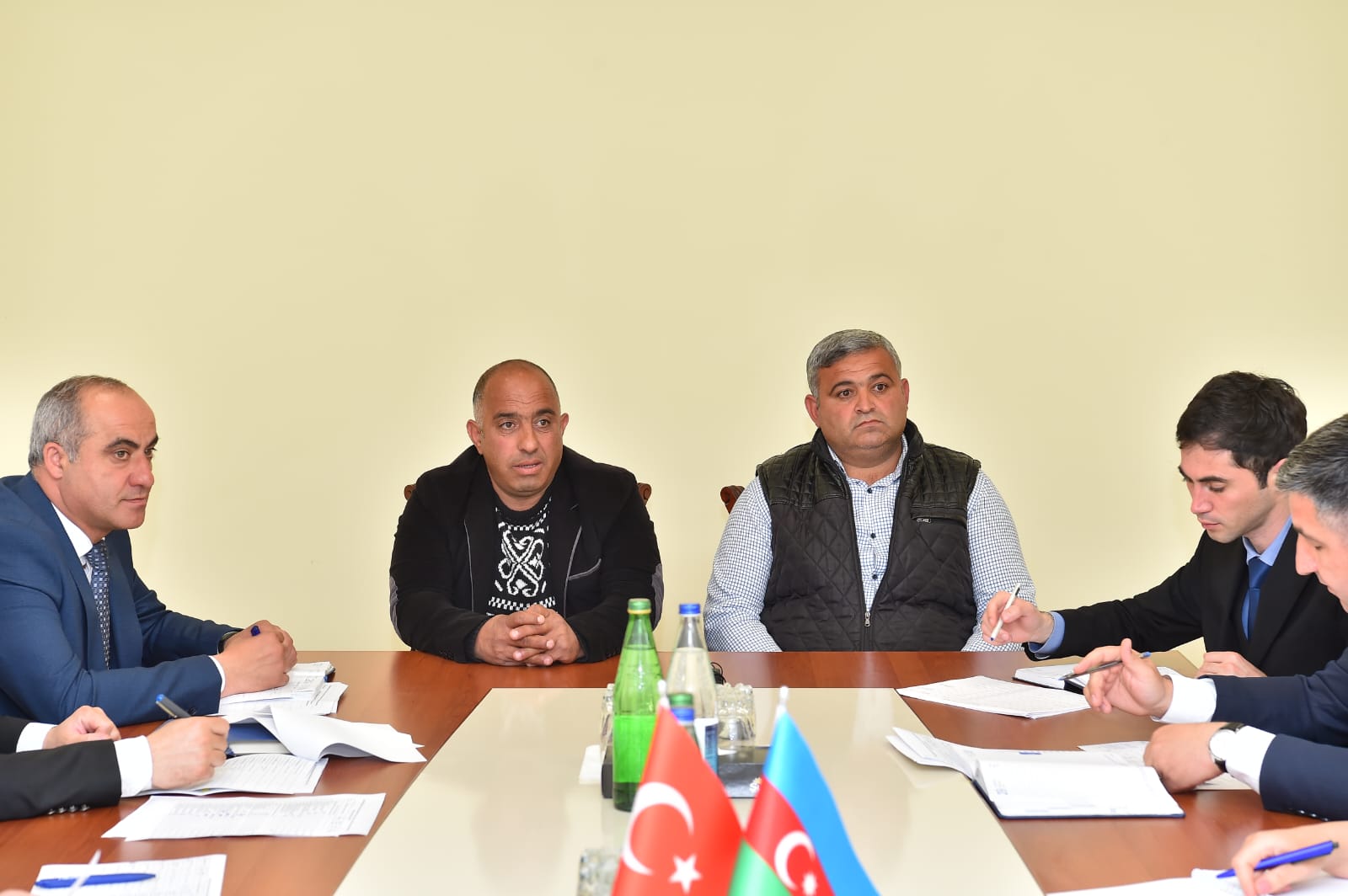 Рассмотрены обращения о трудоустройстве группы жителей, готовящихся переселиться в Ханкенди (ФОТО)