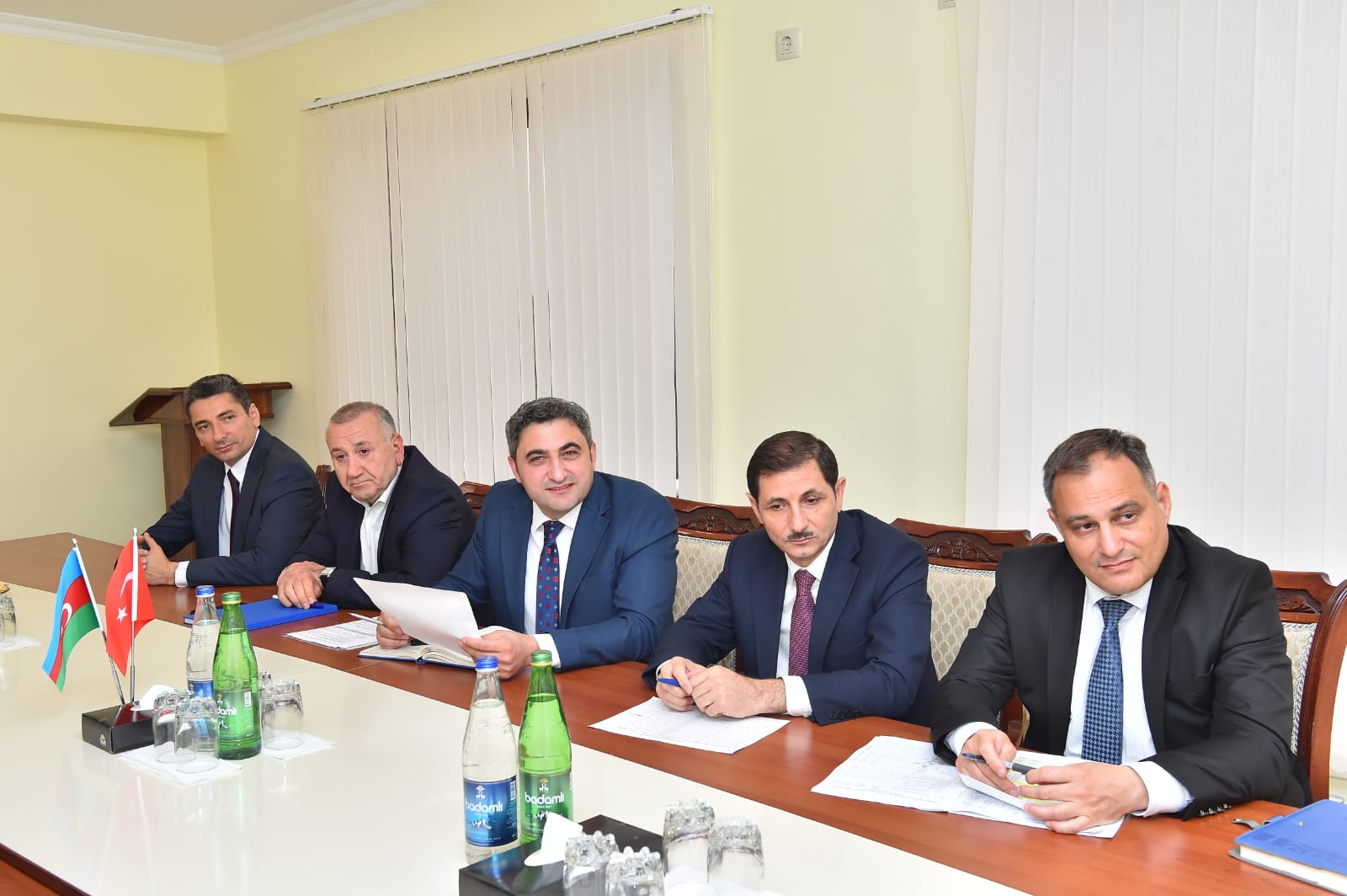 Рассмотрены обращения о трудоустройстве группы жителей, готовящихся переселиться в Ханкенди (ФОТО)