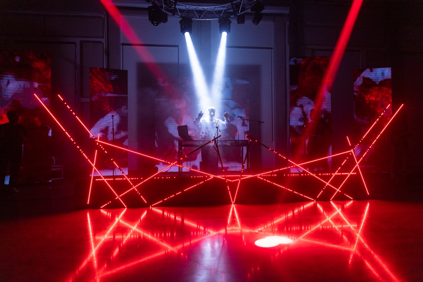 YARAT представил выставку "Монумент Свободе" (ФОТО)