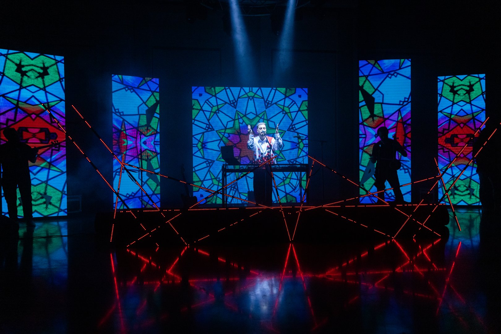 YARAT представил выставку "Монумент Свободе" (ФОТО)