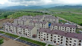 Президент Ильхам Алиев и Первая леди Мехрибан Алиева ознакомились с условиями, созданными после ремонта и реконструкции в 15 многоквартирных зданиях в Ходжалы (ФОТО)