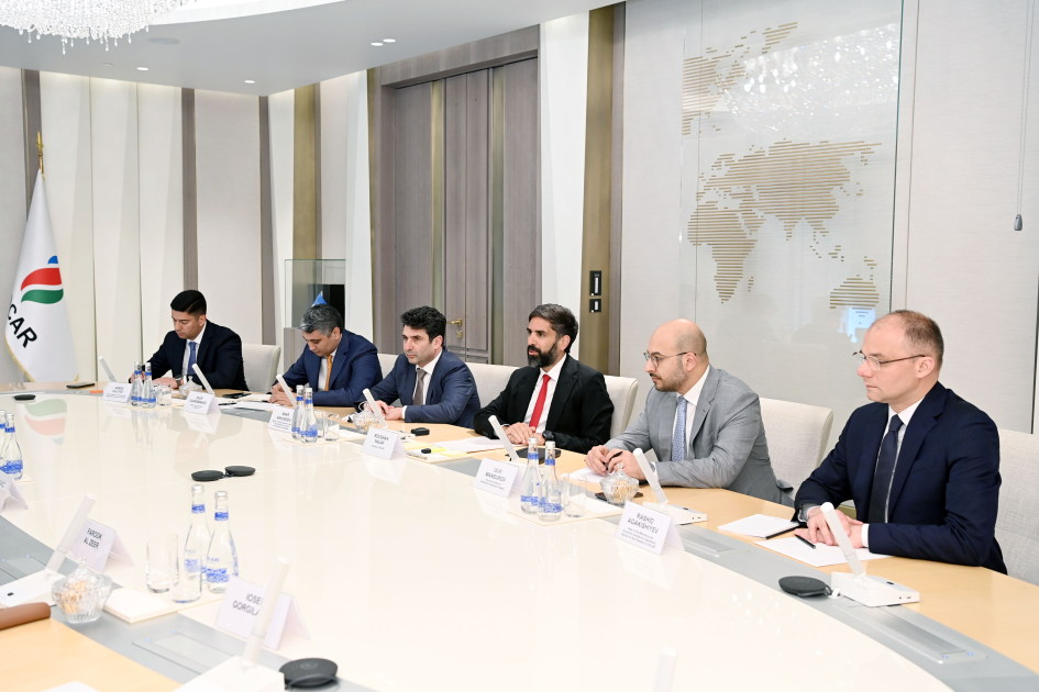 Обсуждены возможности расширения сотрудничества между SOCAR и AD Ports Group (ФОТО)