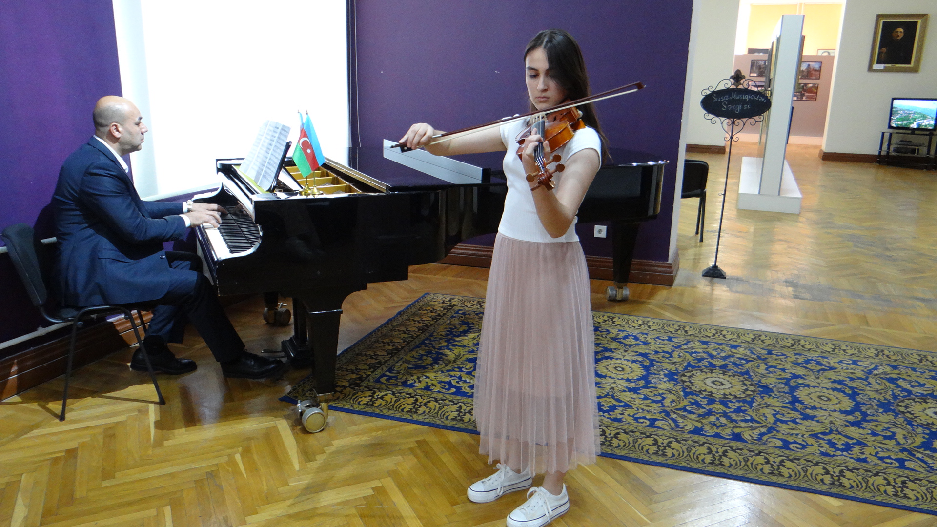 Воспитанники школы имени Рафига Бабаева выступили с концертом (ФОТО)