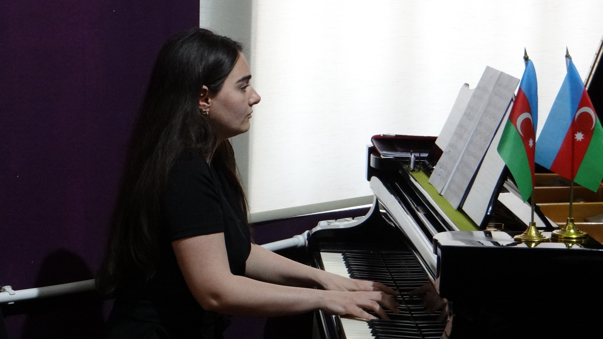 Воспитанники школы имени Рафига Бабаева выступили с концертом (ФОТО)