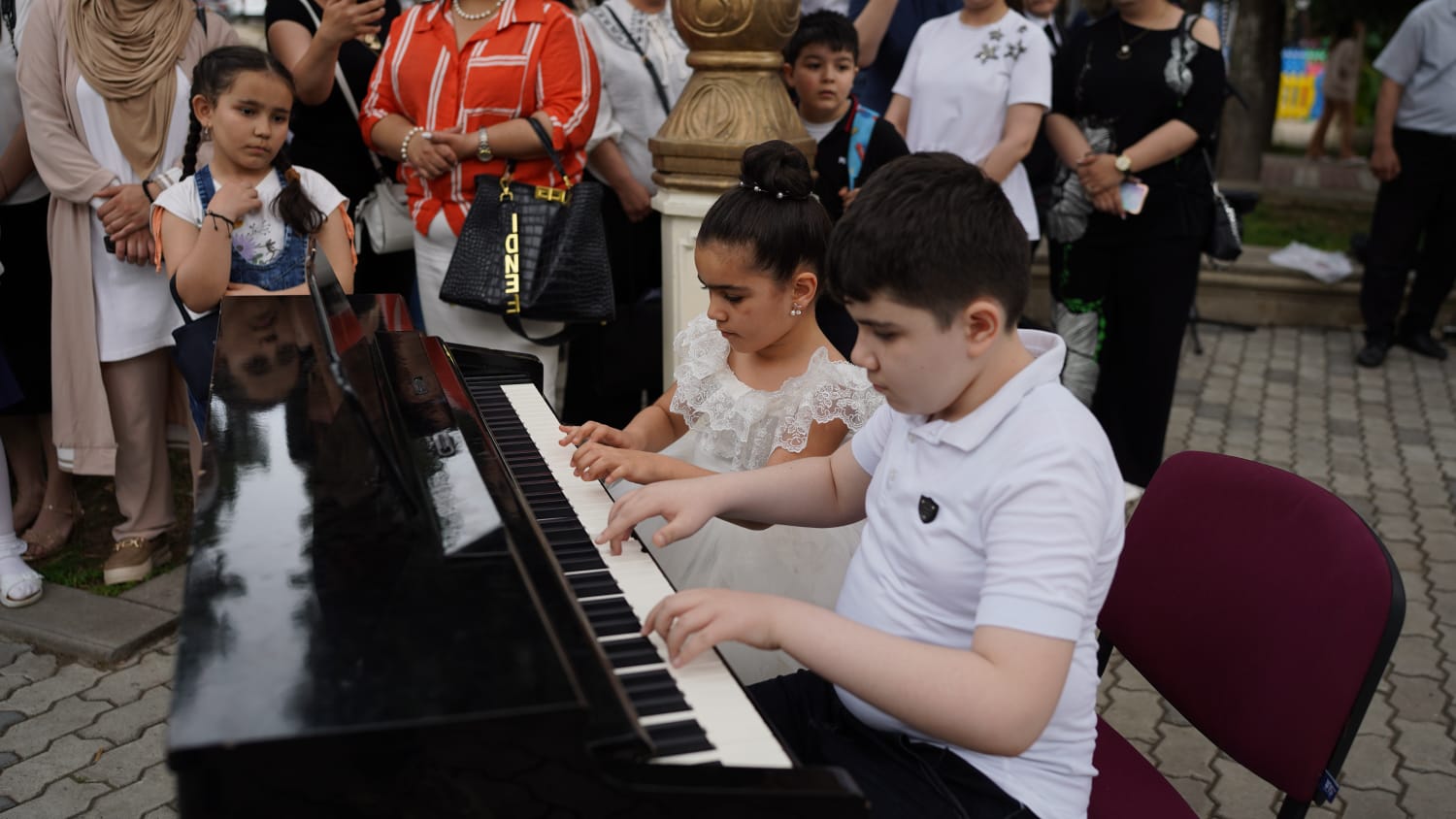 Впервые в Азербайджане!  В Гяндже на открытом воздухе стартовал фестиваль "Джуджалярим" (ФОТО)