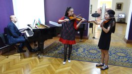 Воспитанники школы имени Рафига Бабаева выступили с концертом (ФОТО)