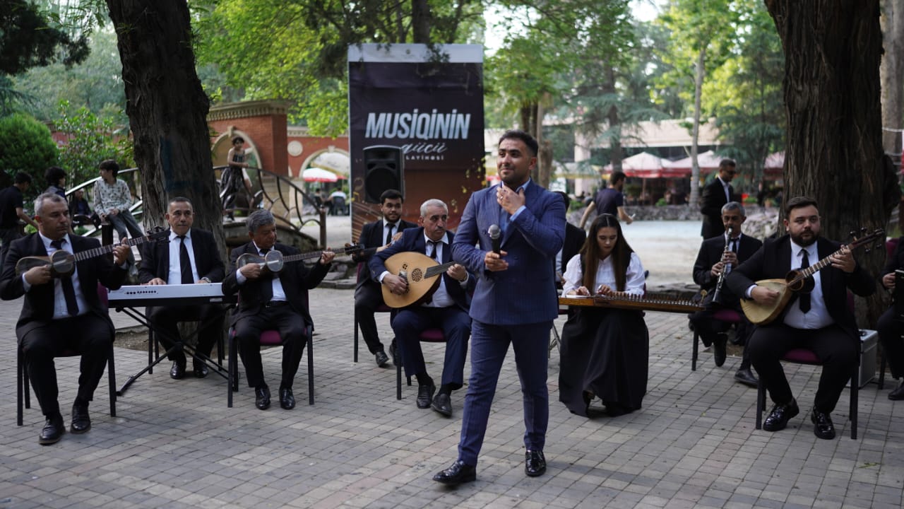 Впервые в Азербайджане в Гяндже представлен проект "Сила музыки" с концертами под открытым небом (ФОТО)