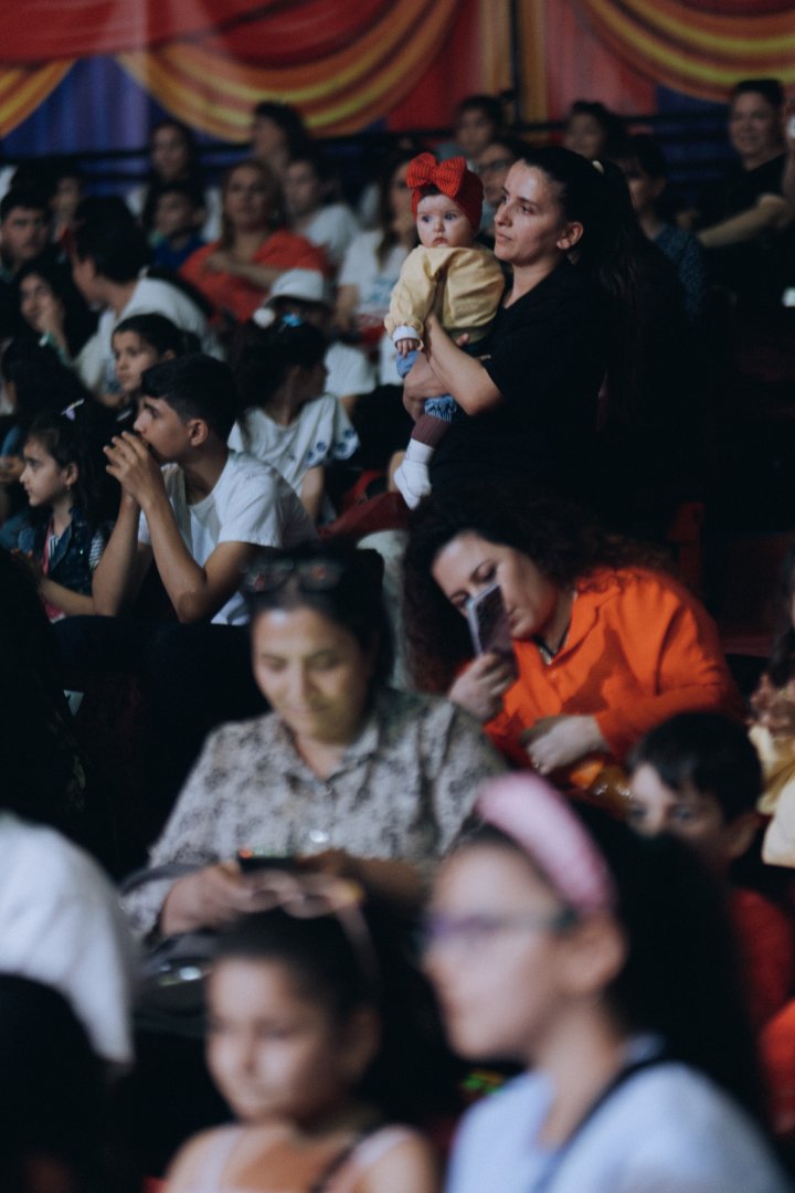 На побережье Каспия в Баку состоялось праздничное открытие Cirсus Sea Breeze (ФОТО)