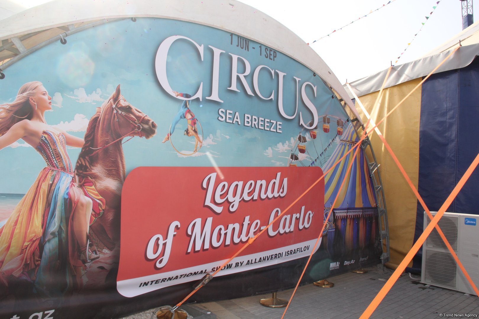 На побережье Каспия в Баку состоялось праздничное открытие Cirсus Sea Breeze (ФОТО)