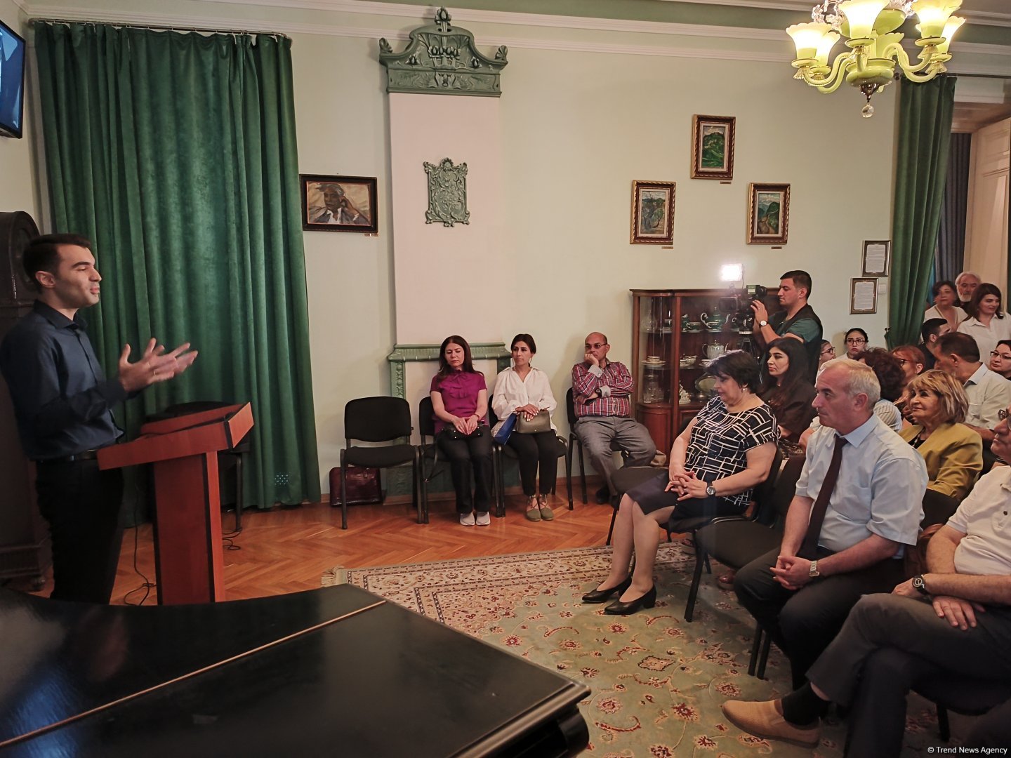 85-летие со дня рождения Вагифа Самедоглу отметили в Доме-музее Самеда Вургуна (ФОТО)