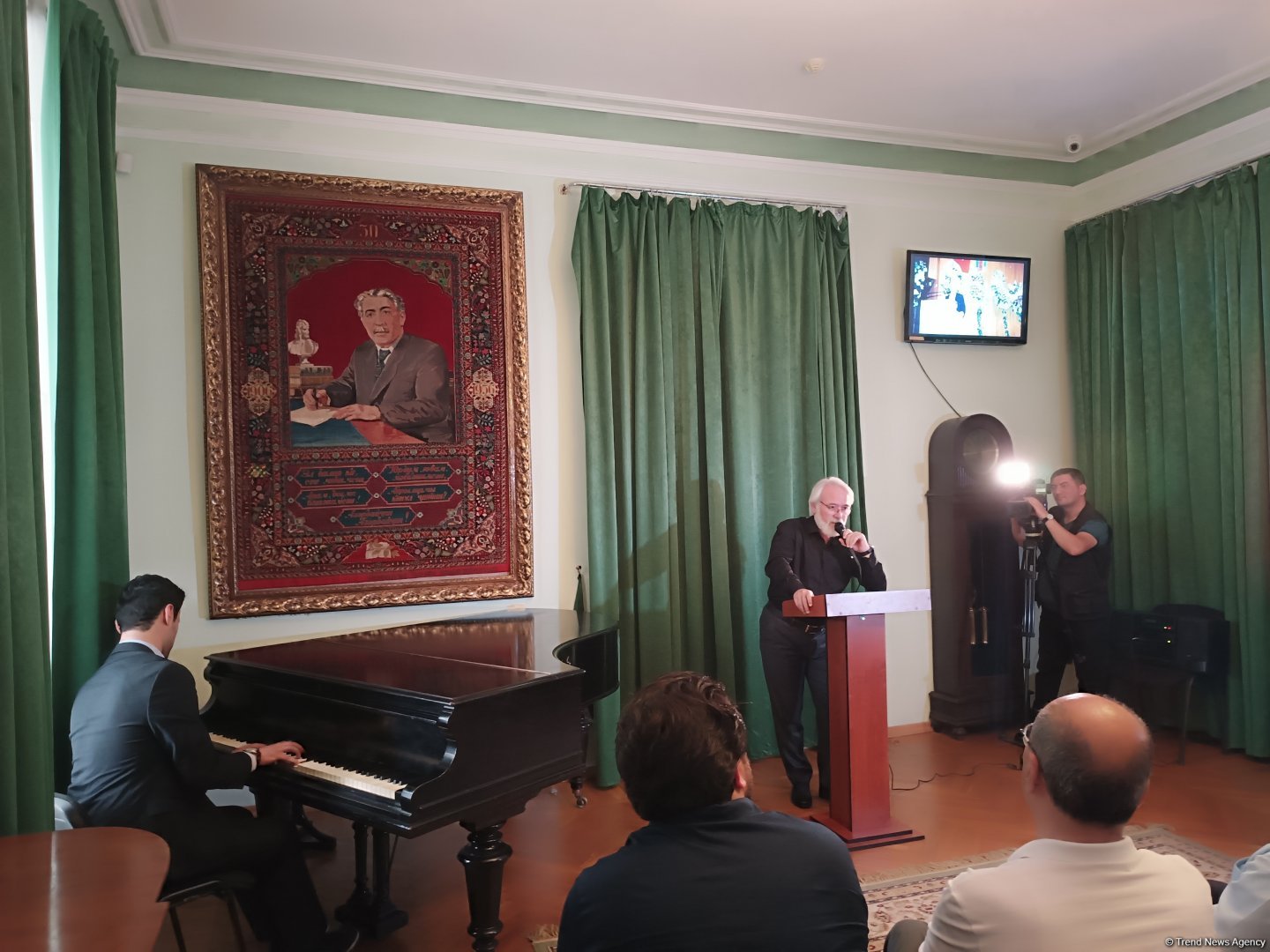 85-летие со дня рождения Вагифа Самедоглу отметили в Доме-музее Самеда Вургуна (ФОТО)