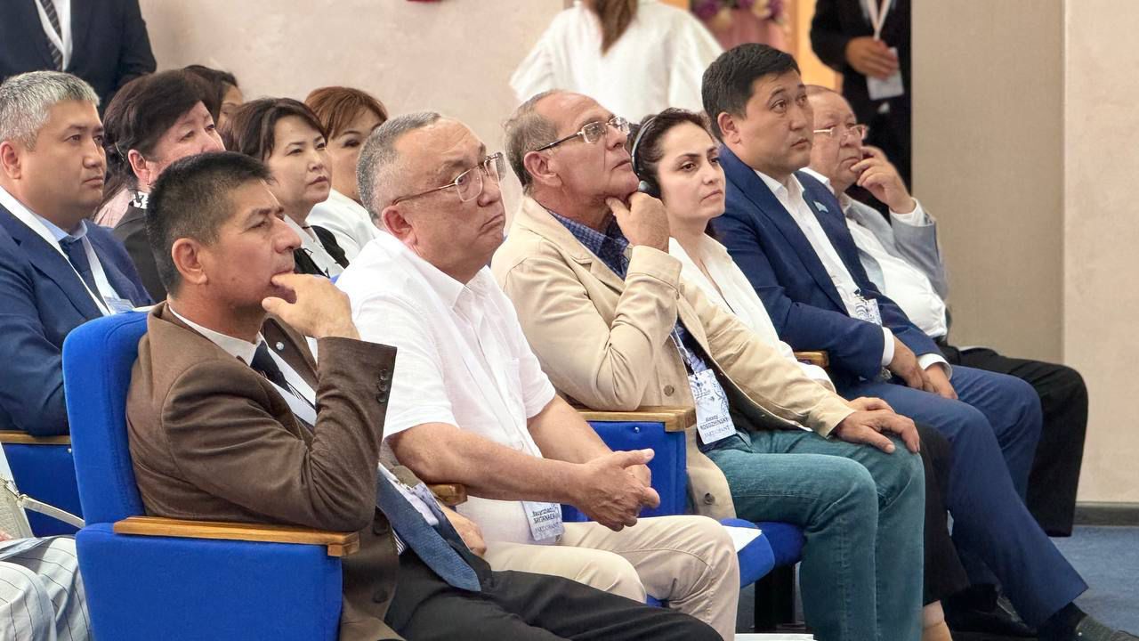 Фонд Тюркской Культуры и Наследия провел международную научно-методическую конференцию (ФОТО)