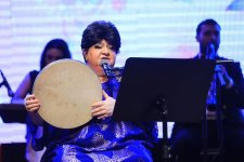 Кенуль Хасиева посвятила концерт памяти безвременно ушедшей из жизни матери (ФОТО)